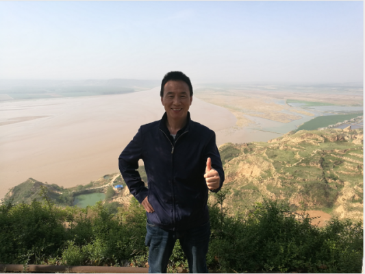 逸华技术总工黄河边留影&nbsp;&nbsp;